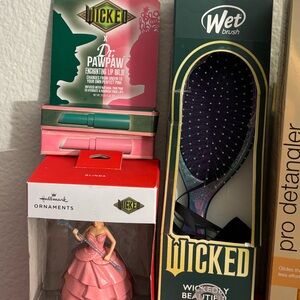 BUNDLE WICKED GLENDA Hanging Ornament